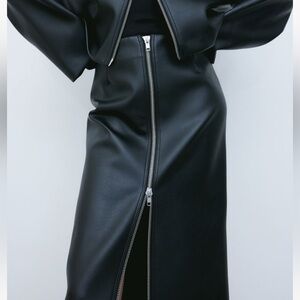 H&M Coated Pencil Skirt